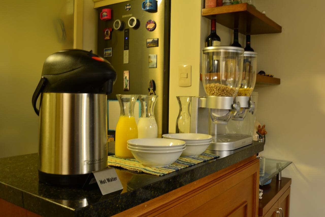Kangaroo Wasi Airport Bed & Breakfast Lima Extérieur photo